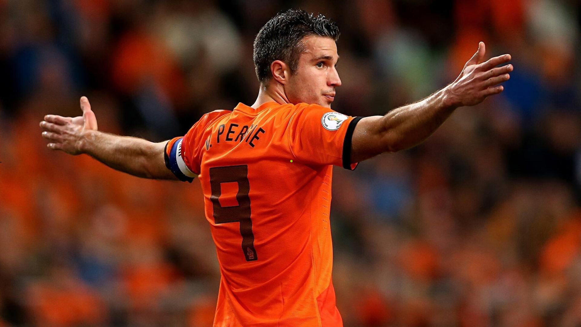 中国足彩竞彩网-门将离奇失误致敬足坛经典？中甲赛场惊现手抛球自破家门