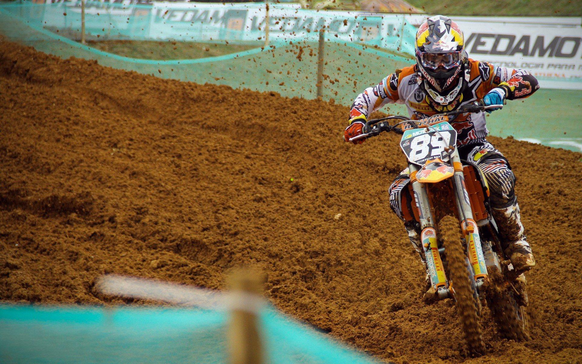 体育足彩网-奎罗斯深情告别伊朗队执教生涯,国足选帅关键候选人悄然抵达多哈引关注